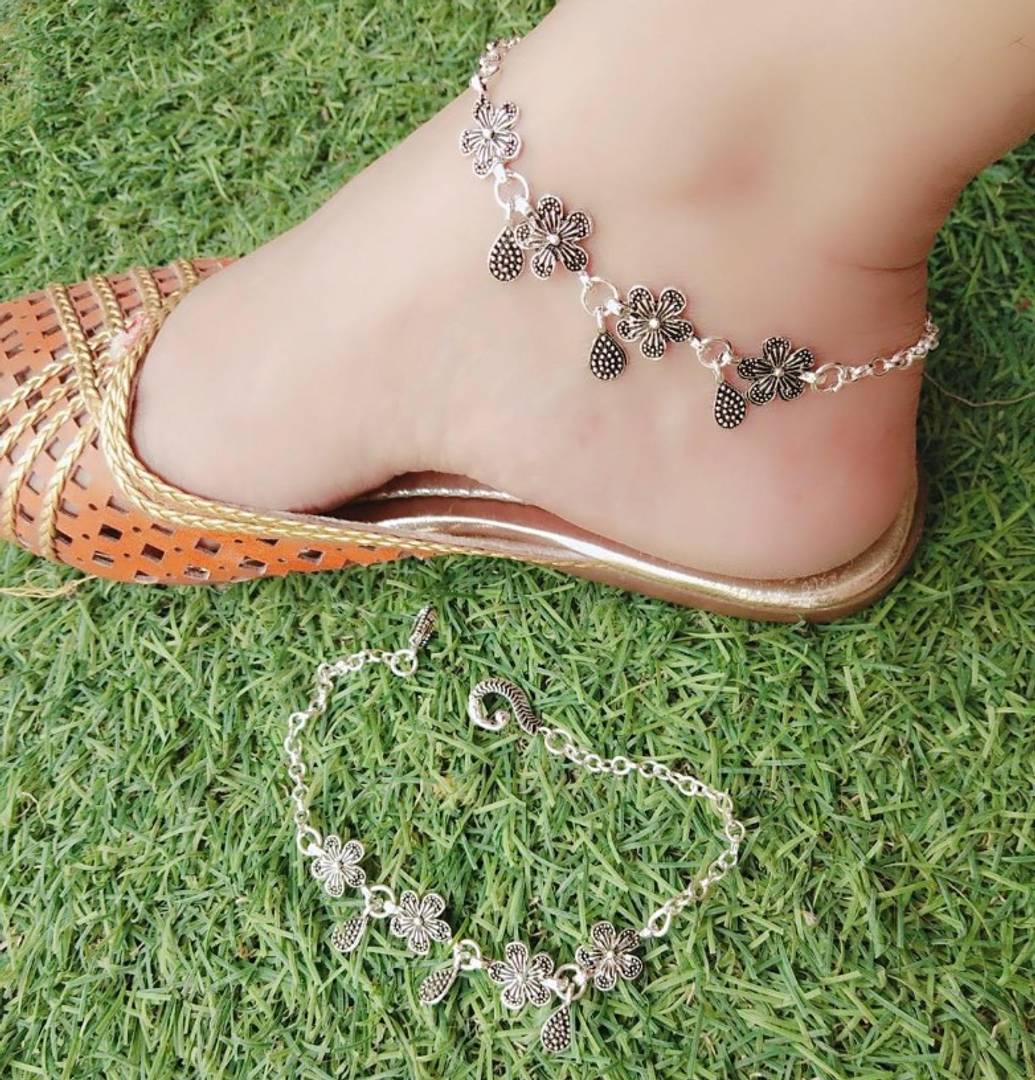 Trendy Alloy Anklet for Women